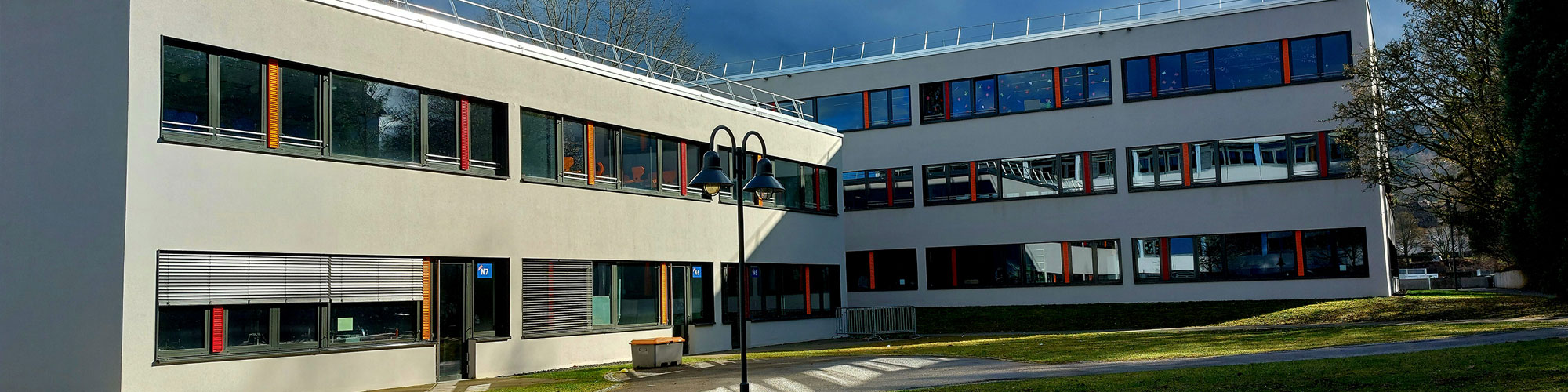 Schulhaus GDRS Rückseite